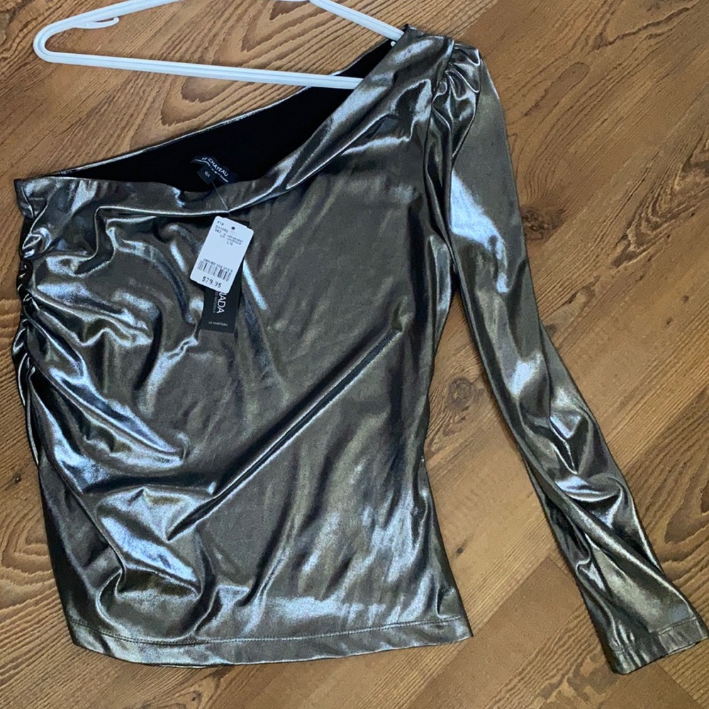 Le chateau one shoulder silver top